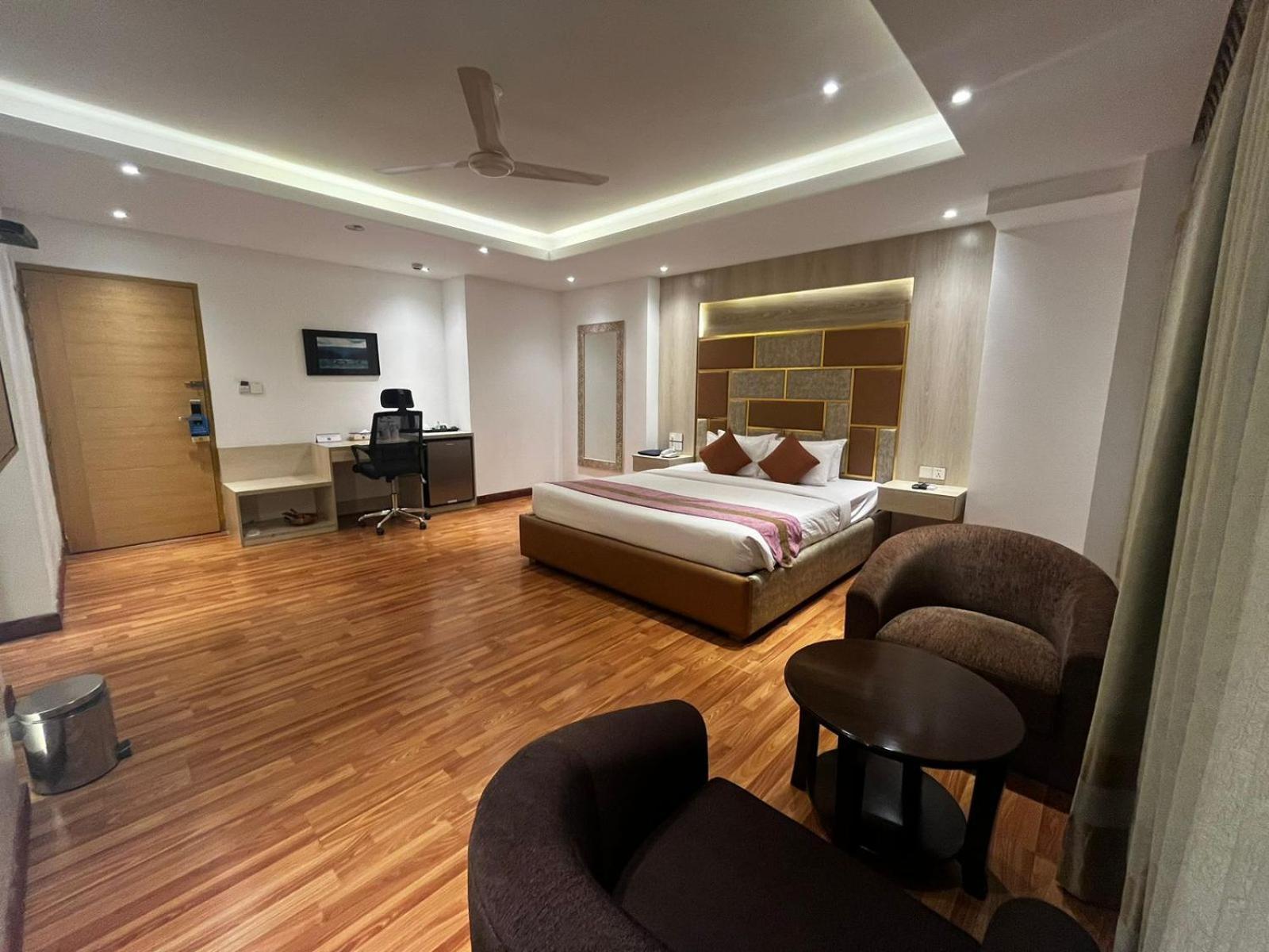Royal Raj Hotel Rajshahi Esterno foto