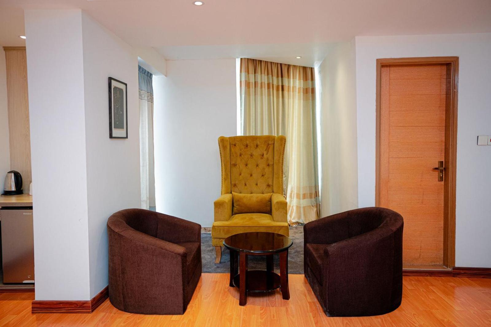 Royal Raj Hotel Rajshahi Esterno foto