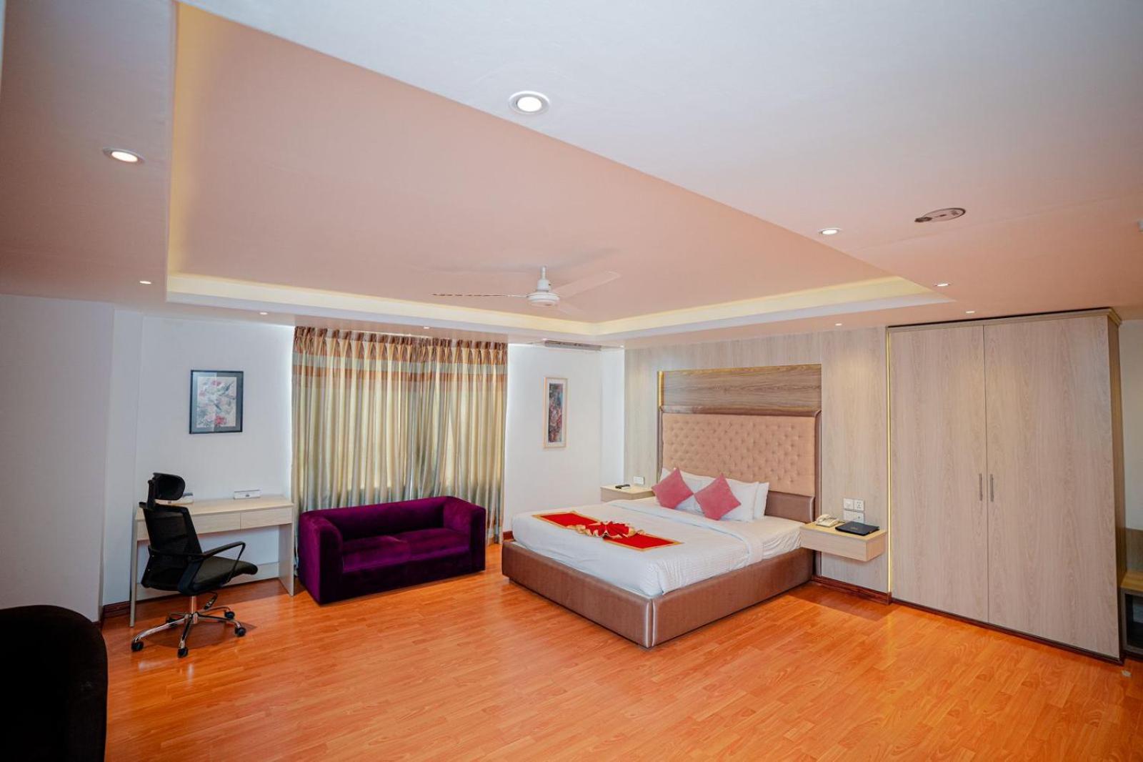 Royal Raj Hotel Rajshahi Esterno foto