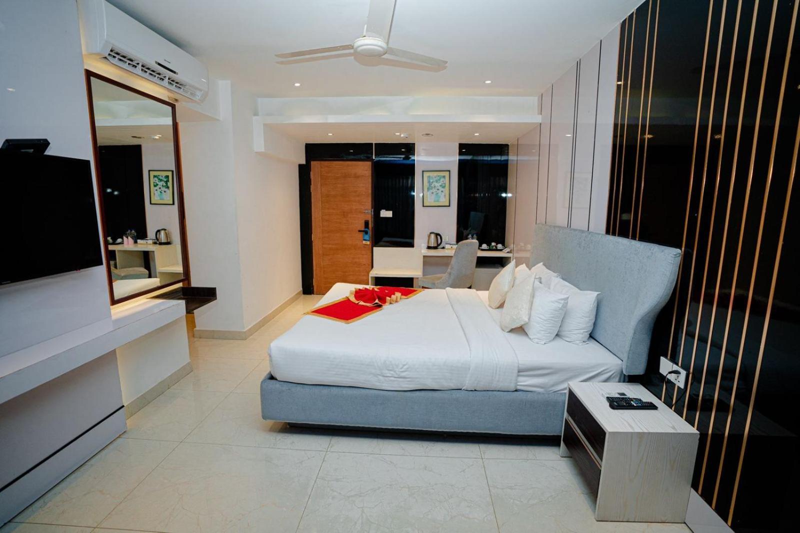 Royal Raj Hotel Rajshahi Esterno foto